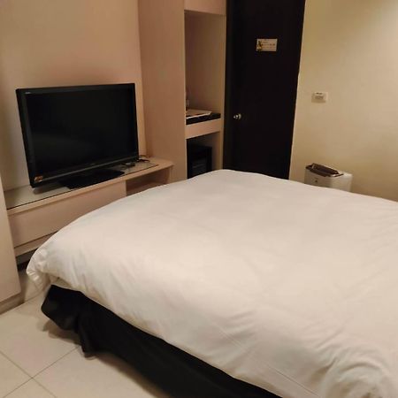 F Hotel - Sanyi Luaran gambar