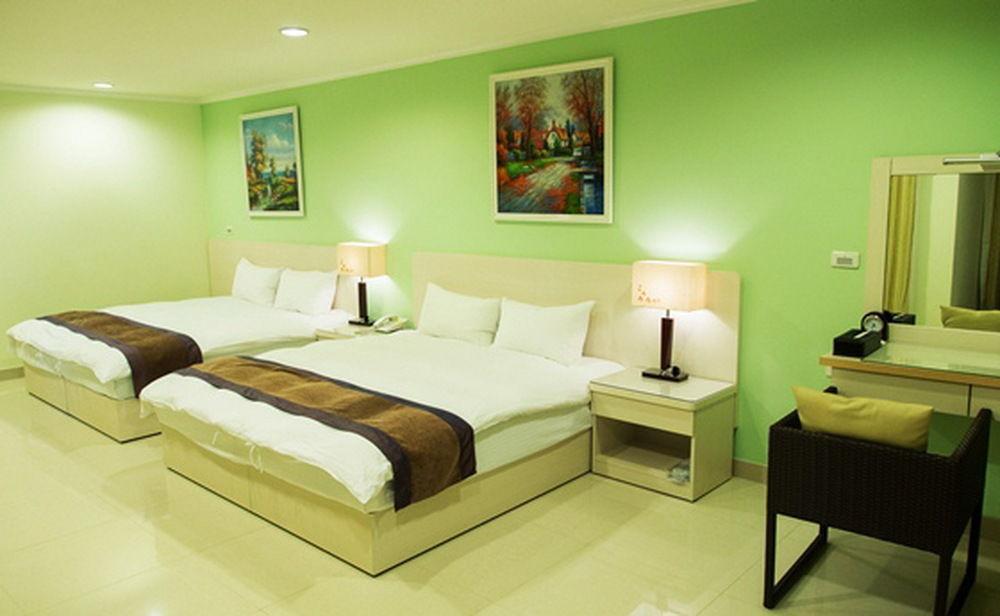 F Hotel - Sanyi Luaran gambar