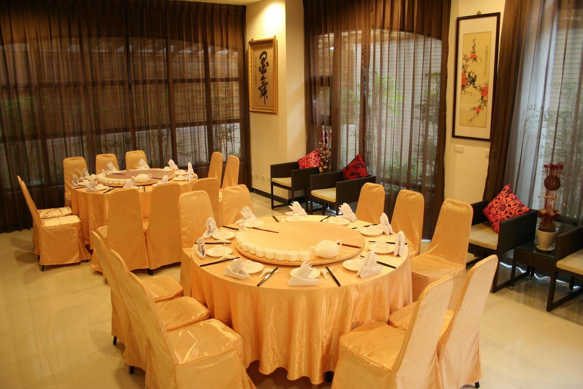 F Hotel - Sanyi Luaran gambar