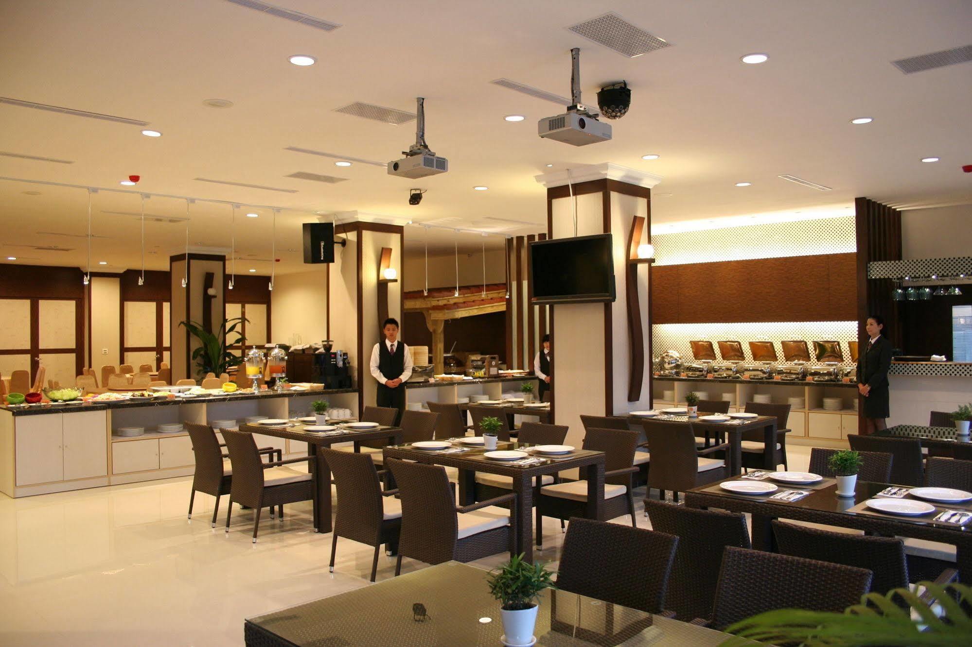 F Hotel - Sanyi Luaran gambar