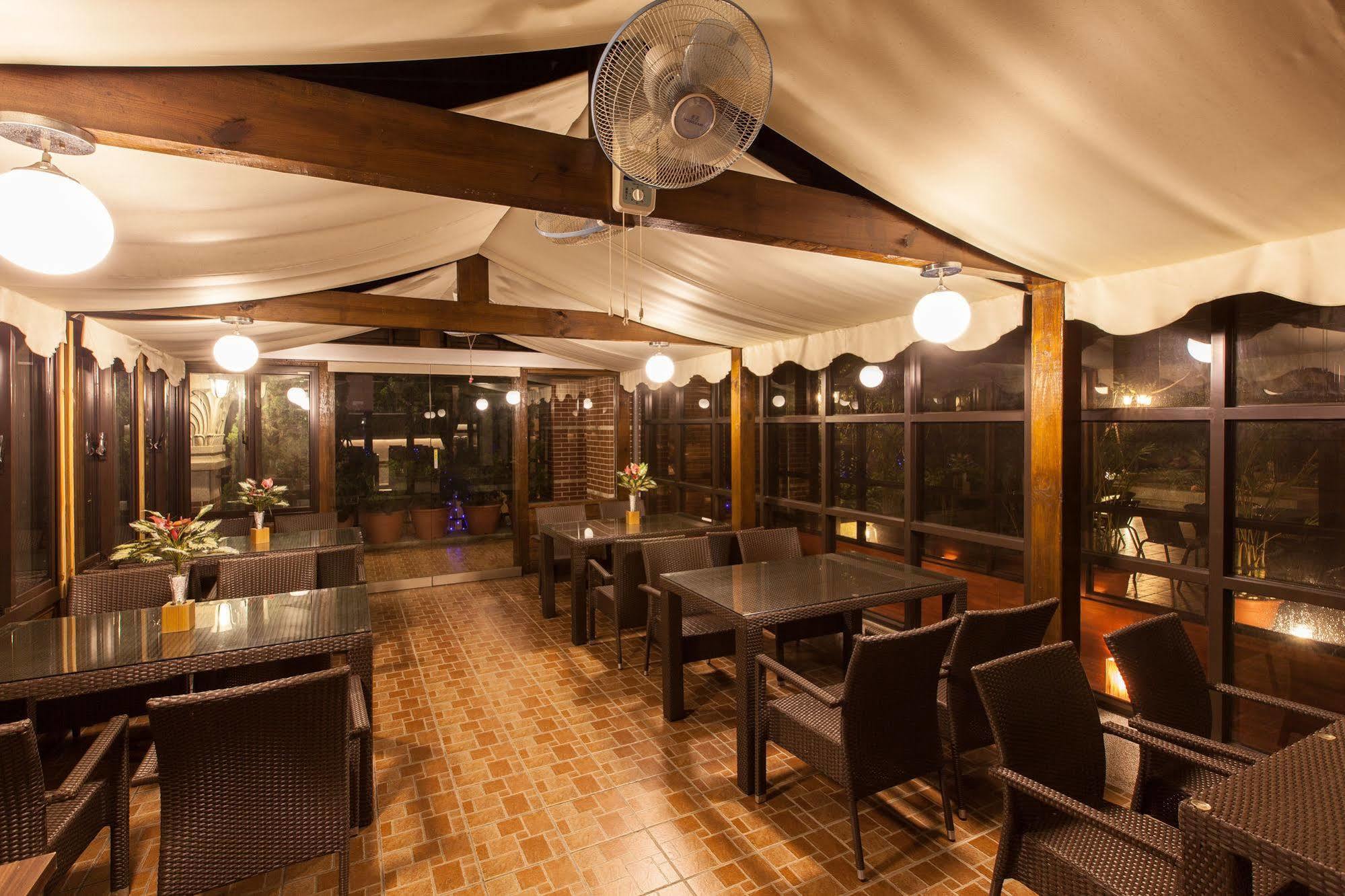 F Hotel - Sanyi Luaran gambar
