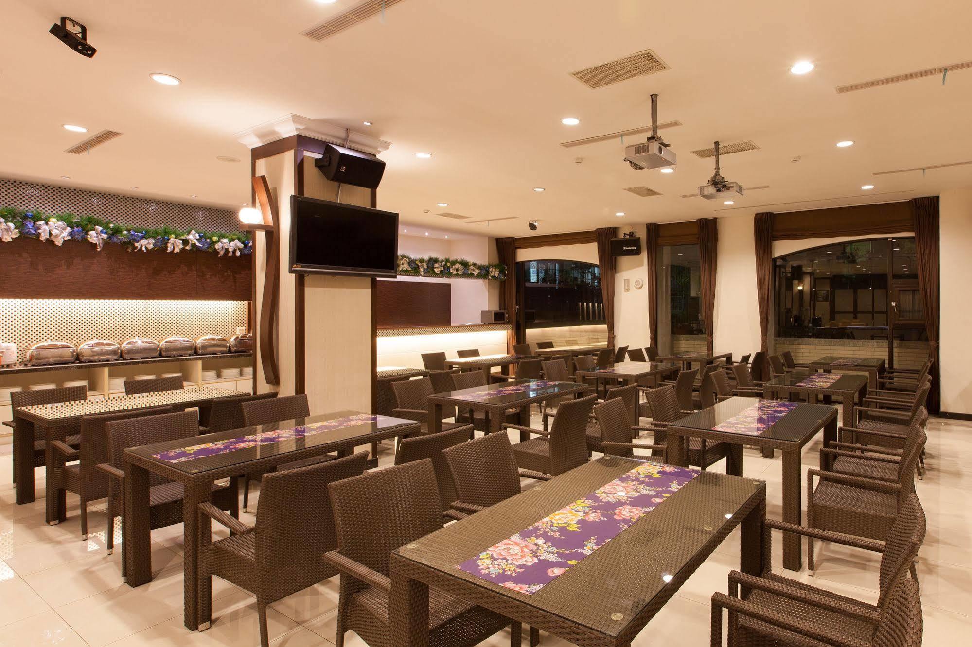 F Hotel - Sanyi Luaran gambar