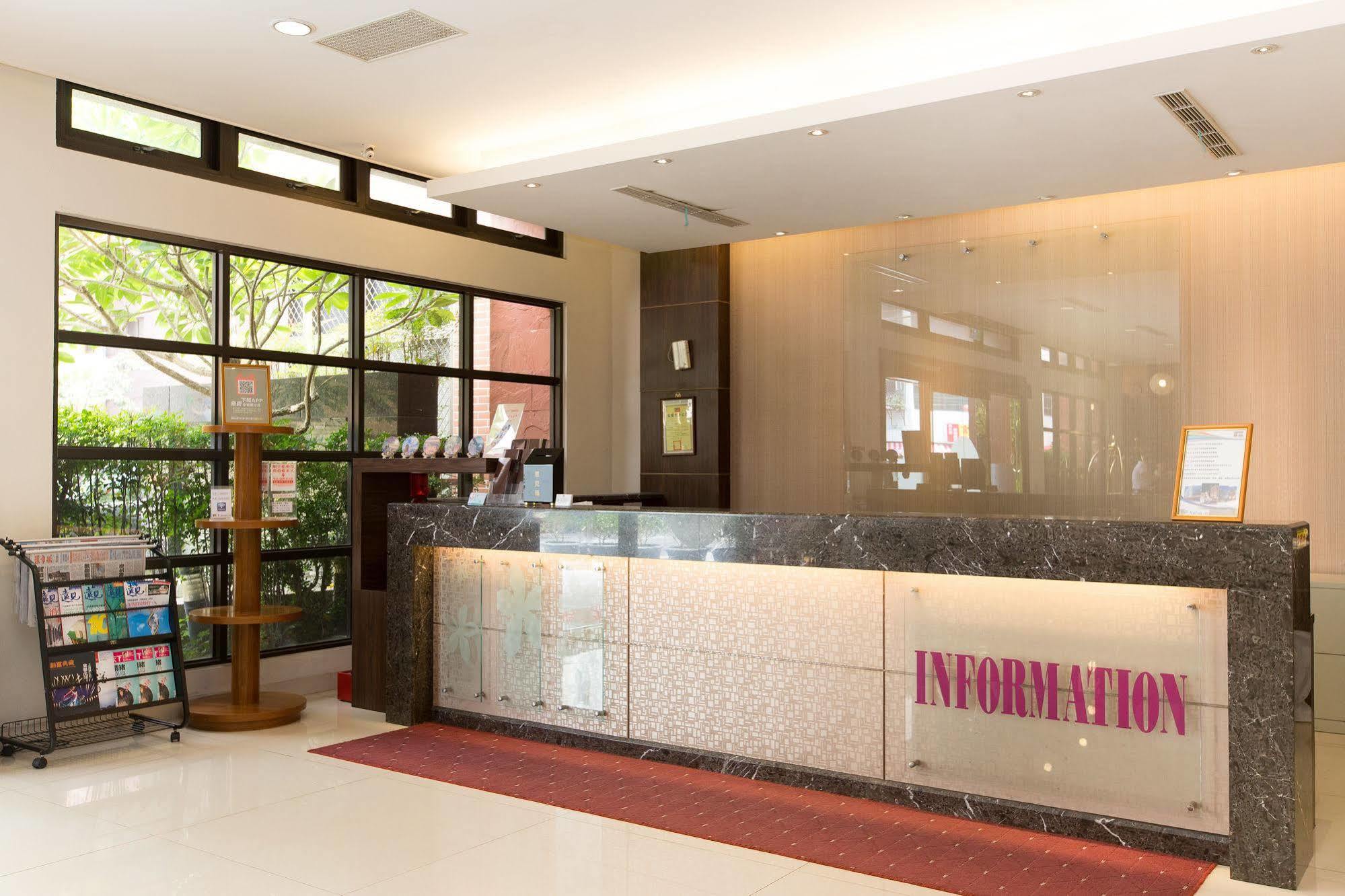 F Hotel - Sanyi Luaran gambar