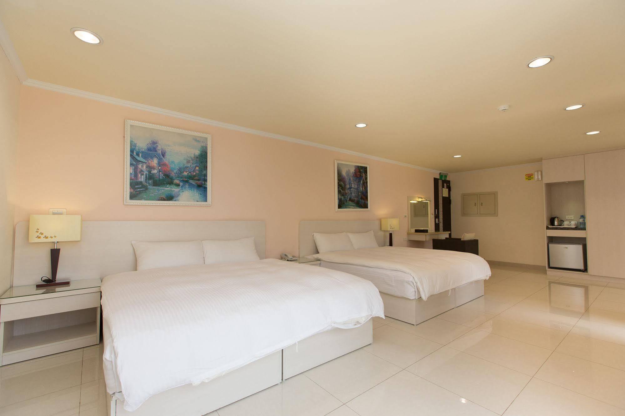 F Hotel - Sanyi Luaran gambar